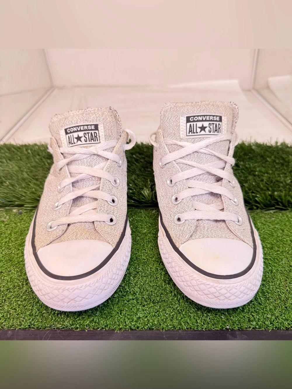 Converse Women’s All Star Madison Chuck Taylor Size 6